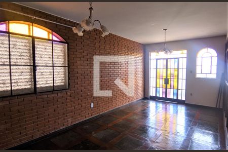 Casa à venda com 320m², 6 quartos e 4 vagas Casa à venda com 320m², 6 quartos e 4 vagasSala 2 Andar