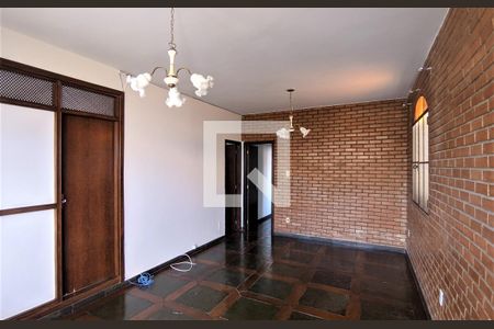 Casa à venda com 320m², 6 quartos e 4 vagas Casa à venda com 320m², 6 quartos e 4 vagasSala 2 Andar