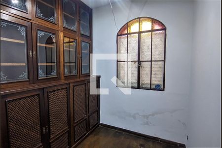 Casa à venda com 320m², 6 quartos e 4 vagas Casa à venda com 320m², 6 quartos e 4 vagasCopa