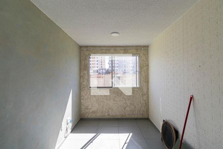 Sala/Cozinha/Área de Serviço  de apartamento para alugar com 1 quarto, 42m² em Fazenda Caguaçu, São Paulo