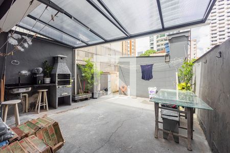 Casa à venda com 200m², 2 quartos e 1 vaga Casa à venda com 200m², 2 quartos e 1 vagaQuintal