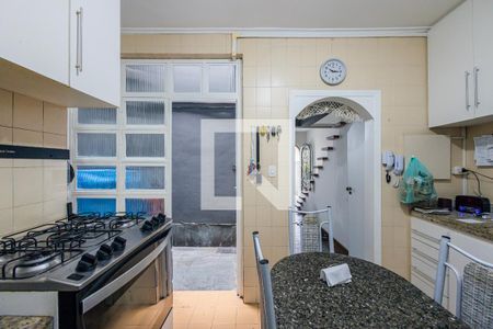 Casa à venda com 200m², 2 quartos e 1 vaga Casa à venda com 200m², 2 quartos e 1 vagaCozinha
