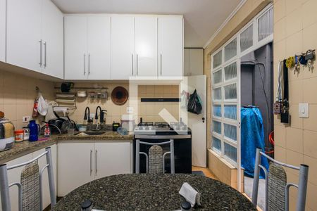 Casa à venda com 200m², 2 quartos e 1 vaga Casa à venda com 200m², 2 quartos e 1 vagaCozinha