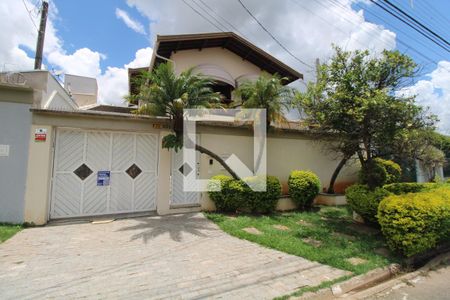 Casa à venda com 284m², 4 quartos e 4 vagasFachada
