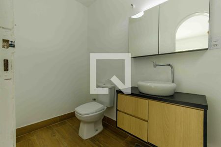 Casa de condomínio à venda com 600m², 5 quartos e 6 vagas Casa de condomínio à venda com 600m², 5 quartos e 6 vagasLavabo 3