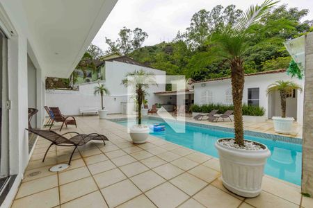 Casa de condomínio à venda com 600m², 5 quartos e 6 vagas Casa de condomínio à venda com 600m², 5 quartos e 6 vagasÁrea de Lazer