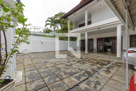 Casa de condomínio à venda com 600m², 5 quartos e 6 vagas Casa de condomínio à venda com 600m², 5 quartos e 6 vagasGaragem