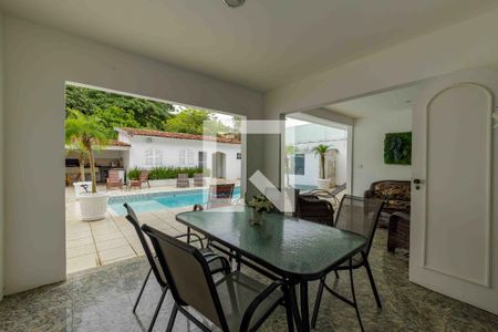 Casa de condomínio à venda com 600m², 5 quartos e 6 vagas Casa de condomínio à venda com 600m², 5 quartos e 6 vagasÁrea de Lazer