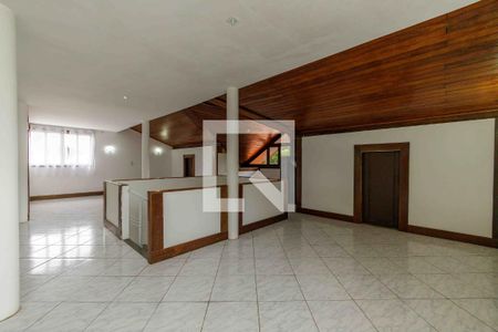 Casa de condomínio à venda com 600m², 5 quartos e 6 vagas Casa de condomínio à venda com 600m², 5 quartos e 6 vagasSótão