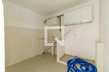 Casa de condomínio à venda com 600m², 5 quartos e 6 vagas Casa de condomínio à venda com 600m², 5 quartos e 6 vagasAnexo Área de Serviço