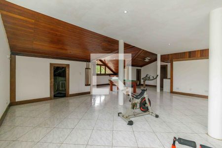 Casa de condomínio à venda com 600m², 5 quartos e 6 vagas Casa de condomínio à venda com 600m², 5 quartos e 6 vagasSótão