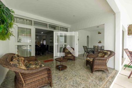 Casa de condomínio à venda com 600m², 5 quartos e 6 vagas Casa de condomínio à venda com 600m², 5 quartos e 6 vagasÁrea de Lazer