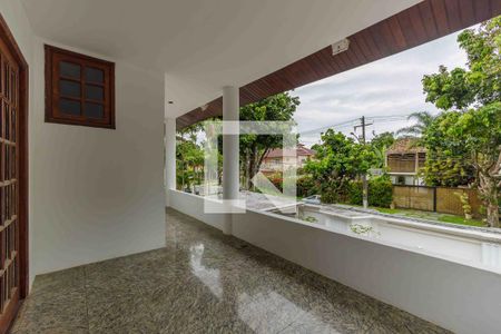 Casa de condomínio à venda com 600m², 5 quartos e 6 vagas Casa de condomínio à venda com 600m², 5 quartos e 6 vagasVaranda das Suítes 3 e 4