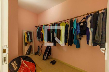 Casa de condomínio à venda com 600m², 5 quartos e 6 vagas Casa de condomínio à venda com 600m², 5 quartos e 6 vagasSuíte 3 Closet