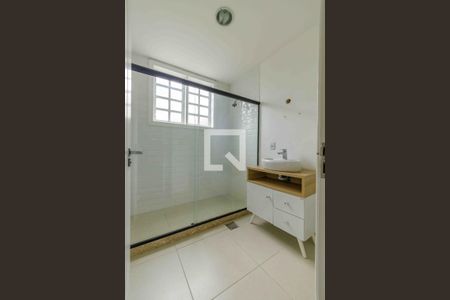 Casa de condomínio à venda com 600m², 5 quartos e 6 vagas Casa de condomínio à venda com 600m², 5 quartos e 6 vagasBanheiro da Suíte 4