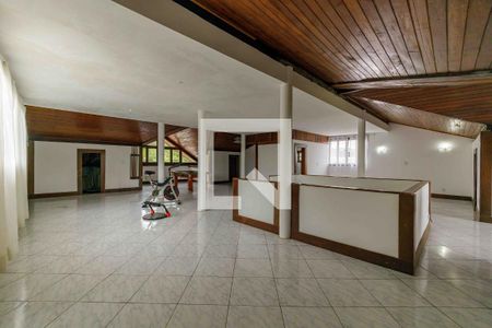 Casa de condomínio à venda com 600m², 5 quartos e 6 vagas Casa de condomínio à venda com 600m², 5 quartos e 6 vagasSótão