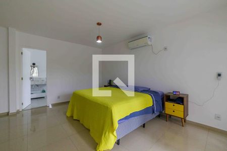 Casa de condomínio à venda com 600m², 5 quartos e 6 vagas Casa de condomínio à venda com 600m², 5 quartos e 6 vagasSuíte 3