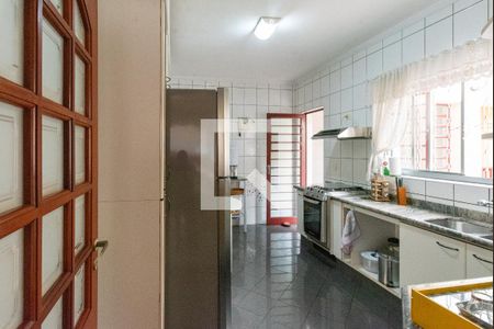 Casa à venda com 352m², 4 quartos e 4 vagasCozinha