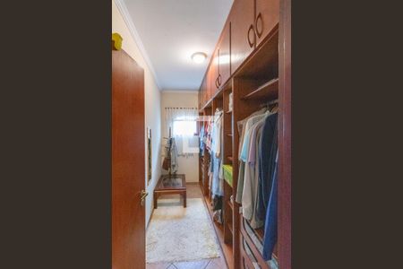 Casa à venda com 352m², 4 quartos e 4 vagasCloset da Suíte 1