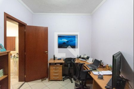 Casa à venda com 352m², 4 quartos e 4 vagasEscritório