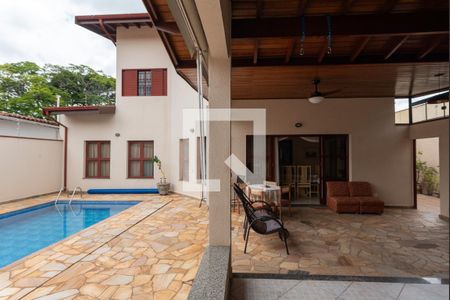 Casa à venda com 352m², 4 quartos e 4 vagasPiscina