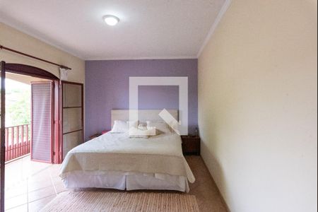 Casa à venda com 352m², 4 quartos e 4 vagasSuíte 1