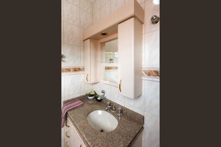 Casa à venda com 352m², 4 quartos e 4 vagasBanheiro da Suíte 4