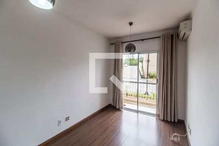 Sala de apartamento para alugar com 2 quartos, 58m² em Jardim Tupanci, Barueri