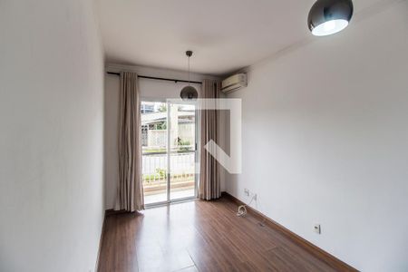 Sala de apartamento para alugar com 2 quartos, 58m² em Jardim Tupanci, Barueri