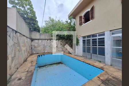Casa à venda com 200m², 3 quartos e 4 vagasQuintal