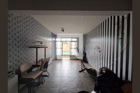 Casa à venda com 200m², 3 quartos e 4 vagasDepósito