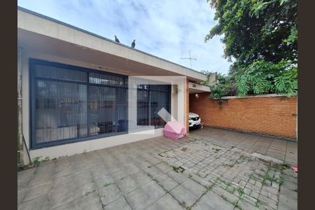Casa à venda com 200m², 3 quartos e 4 vagasEntrada