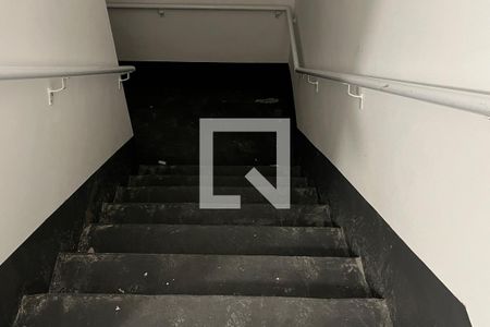 Apartamento para alugar com 75m², 2 quartos e 1 vagaEscada