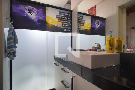 Casa à venda com 408m², 4 quartos e 3 vagasBanheiro da Suíte 2