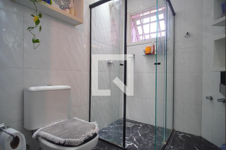 Casa à venda com 408m², 4 quartos e 3 vagasbanheiro da Suíte 4