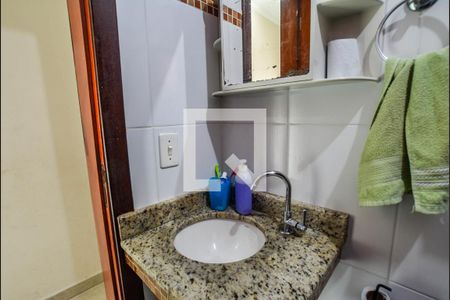 Casa à venda com 133m², 3 quartos e 2 vagasBanheiro Corredor