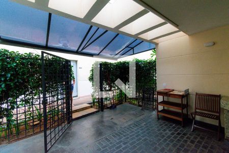 Apartamento à venda com 48m², 2 quartos e 1 vaga Apartamento à venda com 48m², 2 quartos e 1 vagaÁrea comum - Churrasqueira