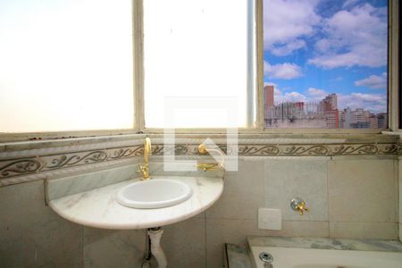 Apartamento à venda com 170m², 4 quartos e sem vagaBanheiro da Suíte 2