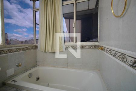 Apartamento à venda com 170m², 4 quartos e sem vagaBanheiro da Suíte 2