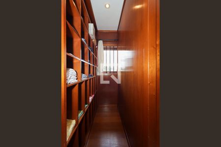 Casa à venda com 1200m², 4 quartos e 5 vagasCloset da Suíte 3