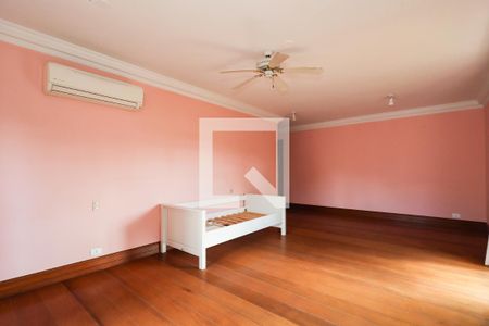 Casa à venda com 1200m², 4 quartos e 5 vagasSuíte 3