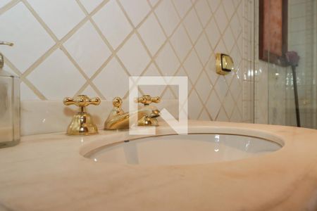 Casa à venda com 1200m², 4 quartos e 5 vagasBanheiro da Suíte 1