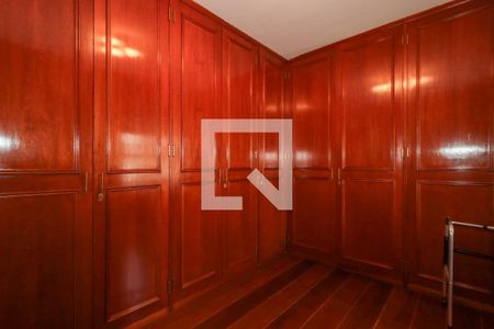 Casa à venda com 1200m², 4 quartos e 5 vagasSuíte 1