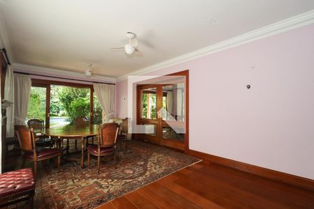 Casa à venda com 1200m², 4 quartos e 5 vagasSala Intima