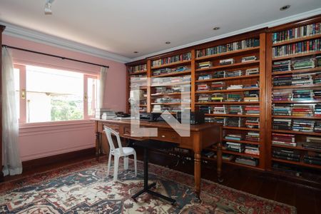 Casa à venda com 1200m², 4 quartos e 5 vagasEscritório