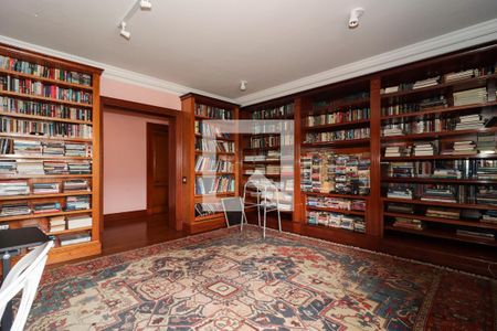 Casa à venda com 1200m², 4 quartos e 5 vagasEscritório