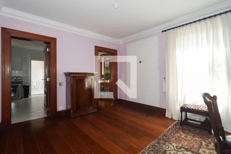 Casa à venda com 1200m², 4 quartos e 5 vagasSala Intima