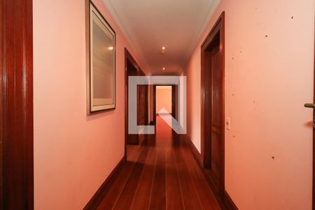 Casa à venda com 1200m², 4 quartos e 5 vagasCorredor