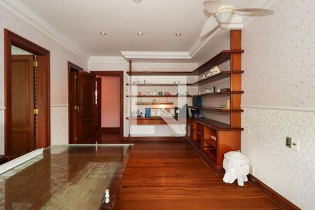 Casa à venda com 1200m², 4 quartos e 5 vagasSuíte 2