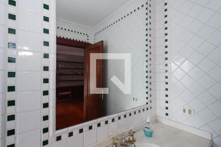 Casa à venda com 1200m², 4 quartos e 5 vagasBanheiro da Suíte 2